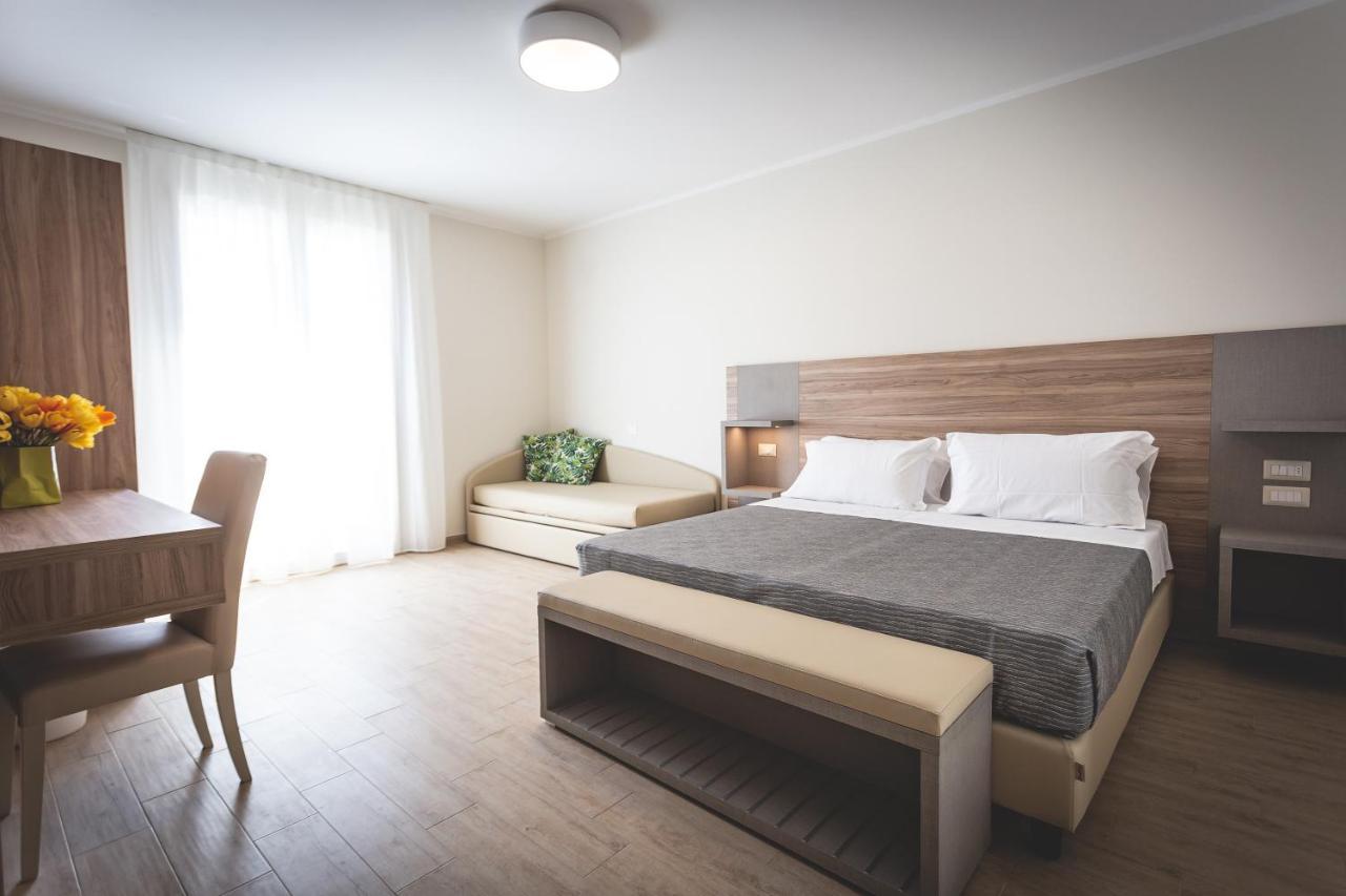 Hotel Residence Vallecorsa Розіньяно-Мариттімо Екстер'єр фото