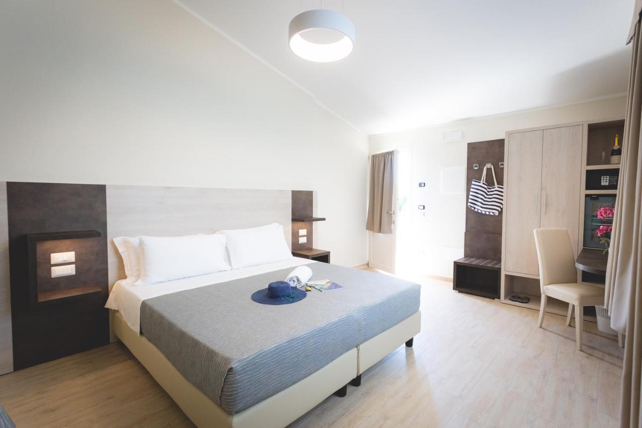 Hotel Residence Vallecorsa Розіньяно-Мариттімо Екстер'єр фото